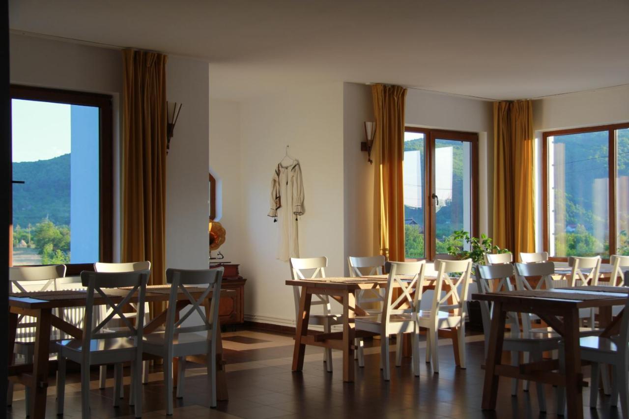Hotel Poème à Sighetu Marmaţiei Extérieur photo
