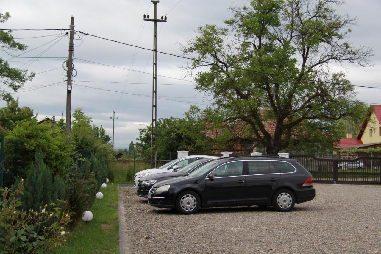 Hotel Poème à Sighetu Marmaţiei Extérieur photo