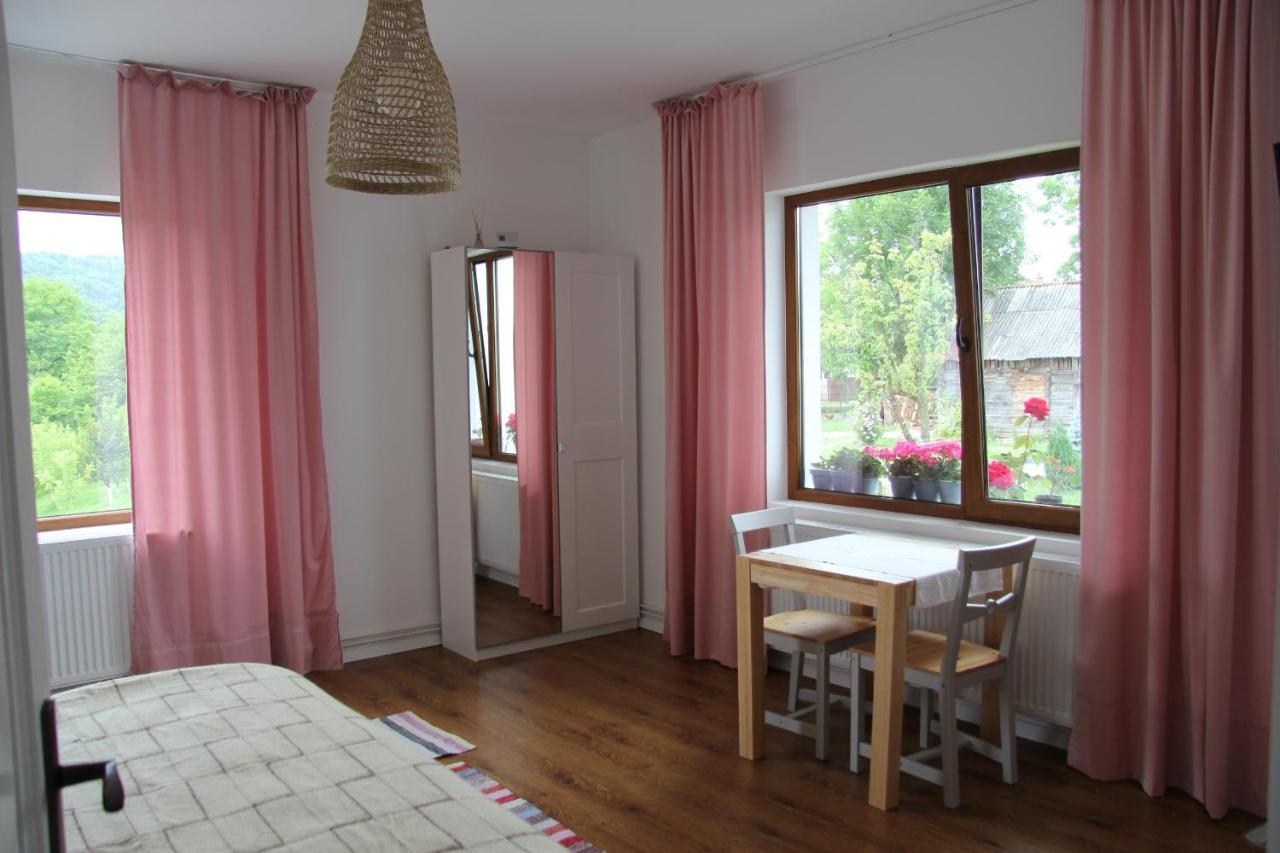 Hotel Poème à Sighetu Marmaţiei Extérieur photo
